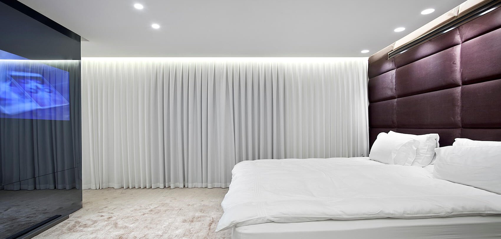 עיצוב חדר שינה יוקרתי בדופלקס בפתח תקווה