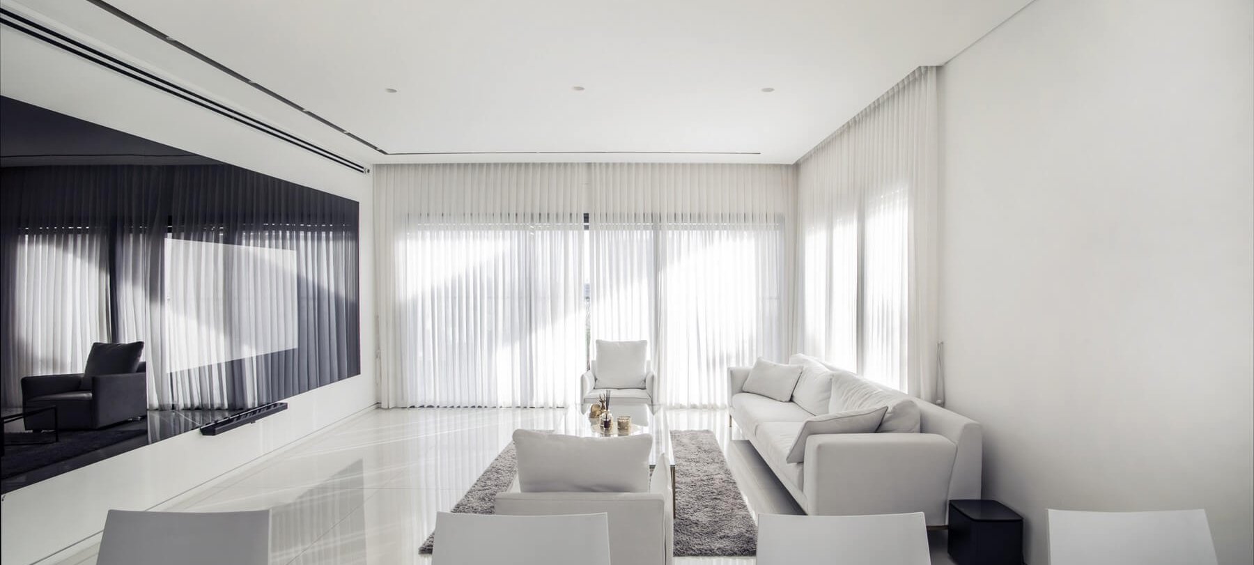 עיצוב פנים סלון בפנטהאוז בפתח תקווה