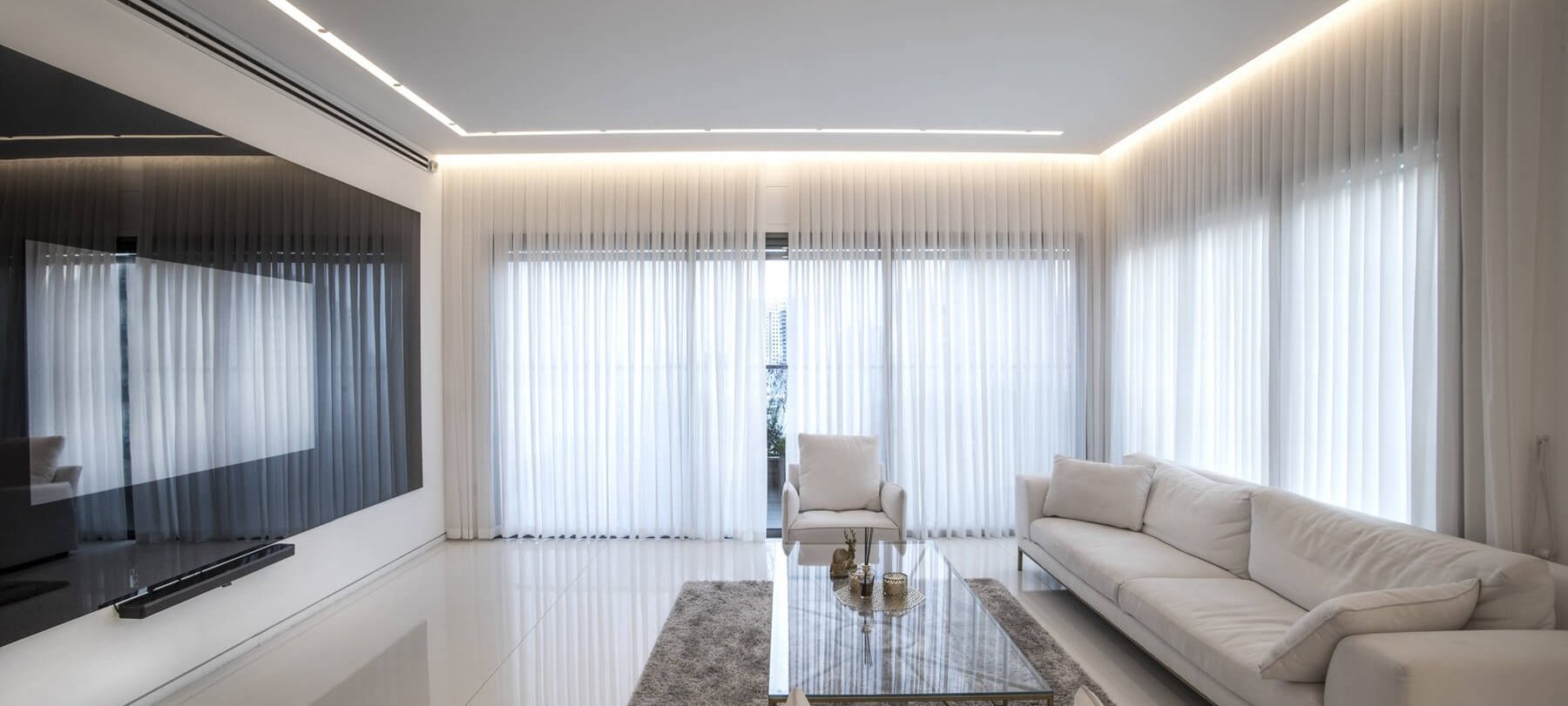 עיצוב סלון בפנטהאוז בפתח תקווה