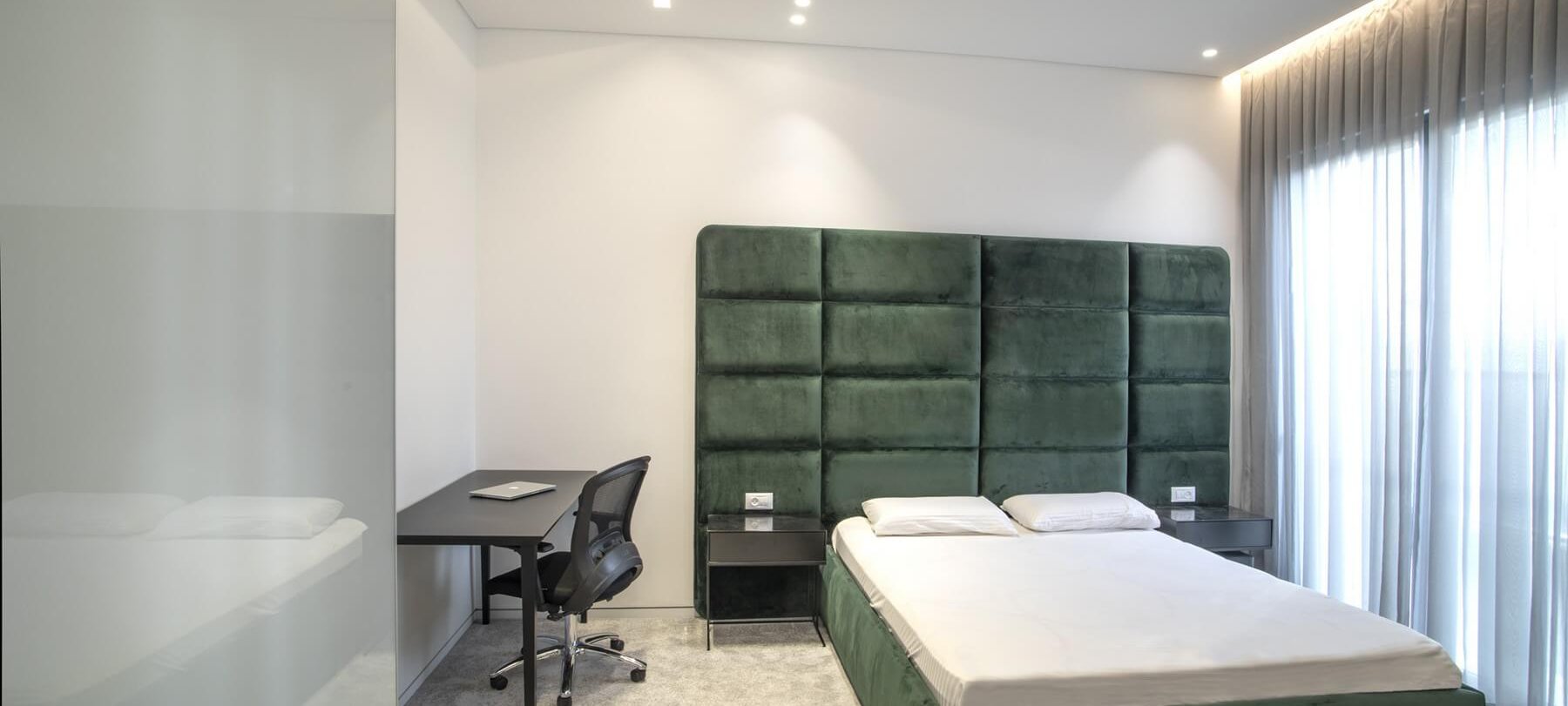 חדר שינה יוקרתי בדירה רח' כצנלסון פ''ת